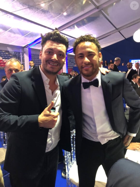 Exclusif - Kev Adams et Neymar Jr. - 5ème dîner de gala de la fondation Paris Saint-Germain au parc des Princes à Paris, le 15 mai 2018. © Rachid Bellak/Bestimage