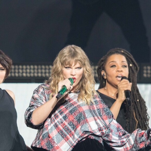 Taylor Swift - Concert Poptopia au SAP Center à San Jose en Californie, le 2 décembre 2017 © Daniel DeSlover via Zuma/Bestimage