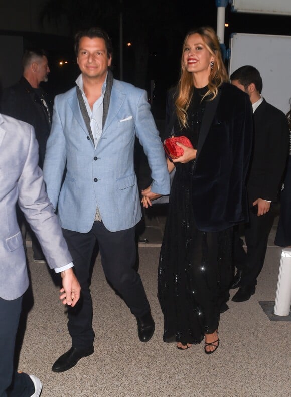 Petra Nemcova et son compagnon Alejandro Grimaldi à la soirée Amfar & Nuitapp.com Yacht lors du 71ème Festival International du Film de Cannes, le 16 mai 2018.