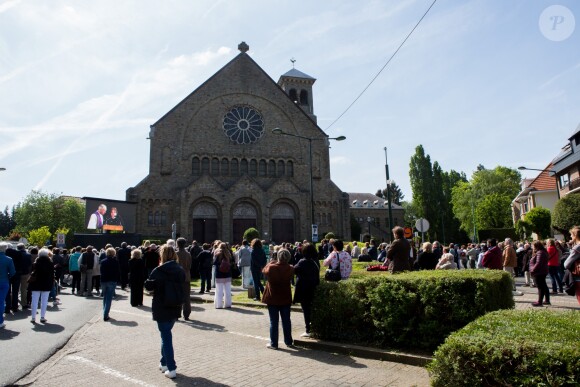 Le cortège funéraire - Obsèques de Maurane en l'église Notre-Dame des Grâces à Woluwe-Saint-Pierre en Belgique le 17 mai 2018.