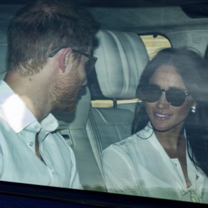 Le prince Harry et Meghan Markle à l'arrière de leur Range Rover le 17 mai 2018 à Windsor après la répétition générale à deux jours de leur mariage. ©Paul Edwards/The Sun/News Licensing/ABACAPRESS.COM