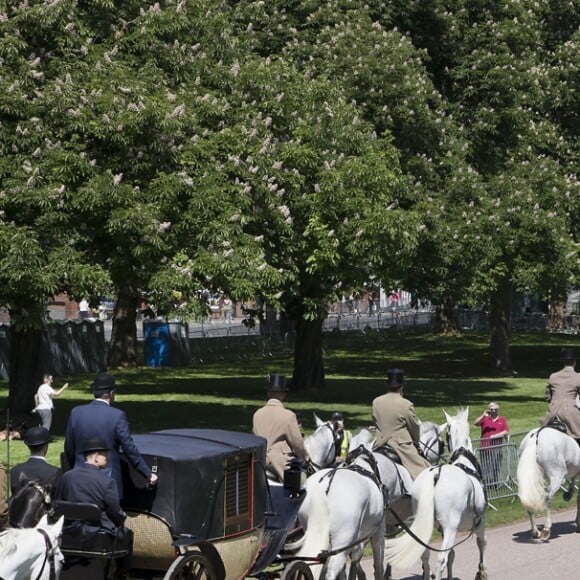 17/05/2018. Windsor, UK. A covered coach and horses process along the Long Walk towards Windsor Castle during a rehearsal of the wedding day procession of Prince Harry and Meghan Markle. Photo by Peter Macdiarmid / eyevine/ABACAPRESS.COM17/05/2018 - Windsor