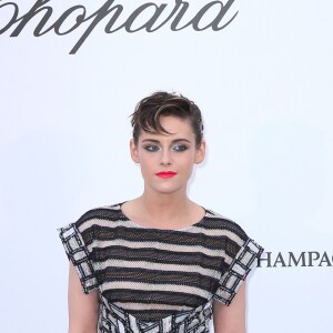 Kristen Stewart - Photocall de la soirée "amfAR Gala Cannes 2018" à l'Eden Roc au Cap d'Antibes, le 17 mai 2018. © Jacovides/Borde/Moreau