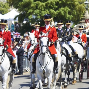 Le prince Harry et Meghan Markle, duc et duchesse de Sussex, ont effectué une procession dans le landau Ascot après leur mariage en la chapelle St George à Windsor le 19 mai 2018, à la rencontre du public dans toute la ville de Windsor et le long du Long Walk.