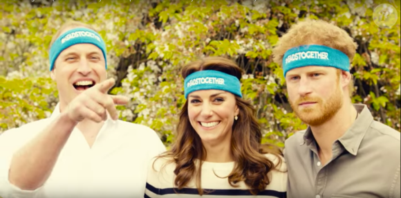 Kate Middleton, le prince William et le prince Harry ont participé le 21 avril dans les jardins de leur résidence du palais de Kensington à un spot de sensibilisation à la santé mentale pour le compte de l'association Heads Together révélé le 24 avril 2016.