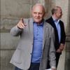 Exclusif - Anthony Hopkins rencontre ses fans - A.Hopkins et sa femme S.Arroyave, quittent le Grand Hotel Vesuvio à Naples, Italie, le 9 avril 2018.