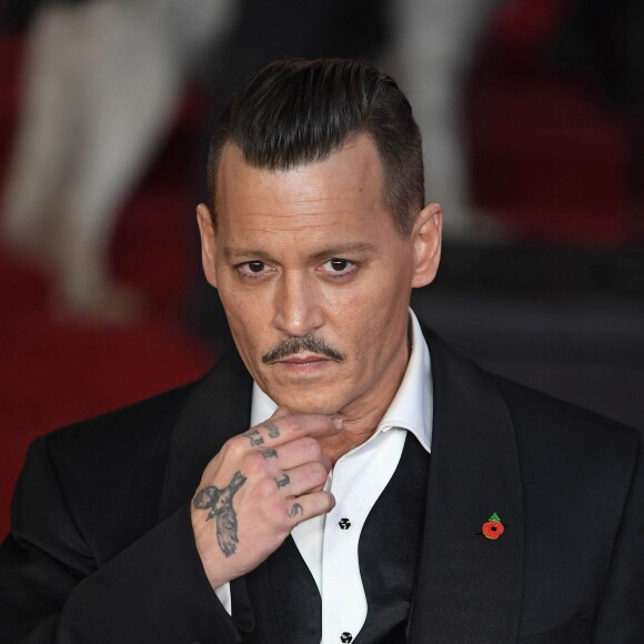 Johnny Depp à la première de "Murder On The Orient Express" au Royal Albert Hall à Londres, le 2 novembre 2017.