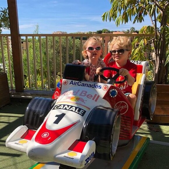 Charlene de Monaco publie une photo de ses jumeaux Gabriella et Jacques sur Instagram le 23 mai 2018, à quelques jours du Grand Prix de Monaco.