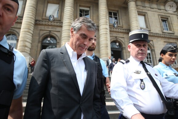 L'ancien ministre du Budget Jérôme Cahuzac, condamné en 2016 à trois ans de prison pour fraude fiscale à la sortie de la cour d'appel de Paris le 15 mai 2018.