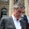 L'ancien ministre du Budget Jérôme Cahuzac, condamné en 2016 à trois ans de prison pour fraude fiscale à la sortie de la cour d'appel de Paris le 15 mai 2018. Le 8 décembre 2016, Jérôme Cahuzac était condamné à trois ans de prison et cinq ans d'inéligibilité pour "fraude fiscale", "blanchiment de fraude fiscale" et "omission de déclaration de son patrimoine". La cour d'appel a rendu son verdict : Jérôme Cahuzac condamné à quatre ans de prison, dont deux avec sursis