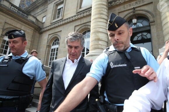 L'ancien ministre du Budget Jérôme Cahuzac, condamné en 2016 à trois ans de prison pour fraude fiscale à la sortie de la cour d'appel de Paris le 15 mai 2018.