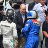 Le prince Albert II de Monaco a salué Nico Rosberg et son père Keke Rosberg, en présence de Sina Rosberg, après leur tour de piste historique lors des essais du Grand Prix de Formule 1 de Monaco le 24 mai 2018. © Bruno Bebert / Bestimage