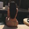 Milla Jasmine topless sur Instagram, 22 avril 2018
