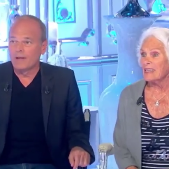 Laurent Baffie présente sa mère sur le plateau de "Salut les Terriens" sur C8, le 26 mai 2018.