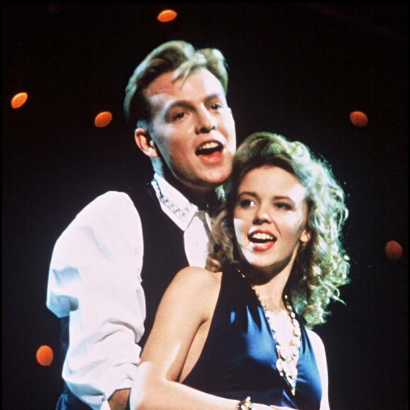 Kylie Minogue et son "premier amour" Jason Donovan, en avril 1988.