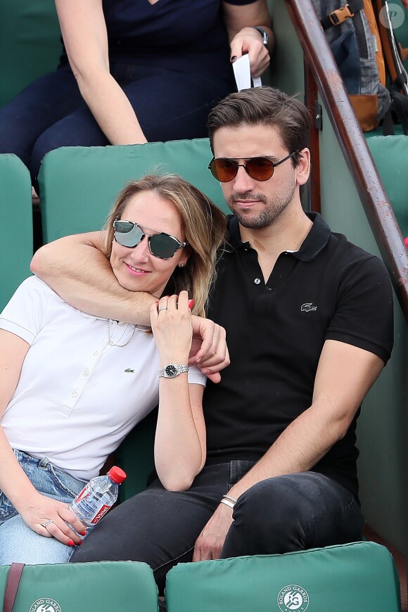 Audrey Lamy et son compagnon Thomas Sabatier dans les tribunes des internationaux de Roland Garros - jour 5 - à Paris, France, le 31 mai 2018. © Cyril Moreau - Dominique Jacovides/Bestimage