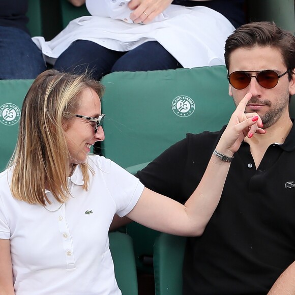 Audrey Lamy et son compagnon Thomas Sabatier dans les tribunes des internationaux de Roland Garros - jour 5 - à Paris, France, le 31 mai 2018. © Cyril Moreau - Dominique Jacovides/Bestimage