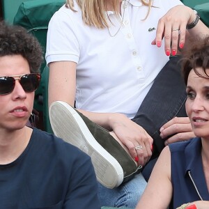 Audrey Lamy et son compagnon Thomas Sabatier dans les tribunes des internationaux de Roland Garros - jour 5 - à Paris, France, le 31 mai 2018. © Cyril Moreau - Dominique Jacovides/Bestimage