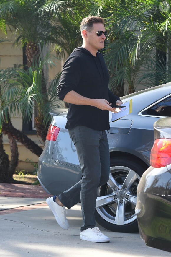 Exclusif - Trevor Engleson, l'ex mari de Meghan Markle se promène dans les rues de Los Angeles le 27 novembre 2017.