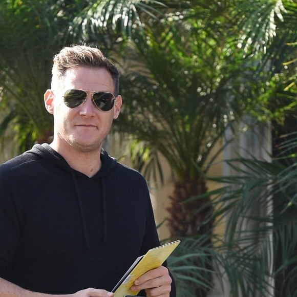 Exclusif - Trevor Engleson, l'ex mari de Meghan Markle se promène dans les rues de Los Angeles le 27 novembre 2017.