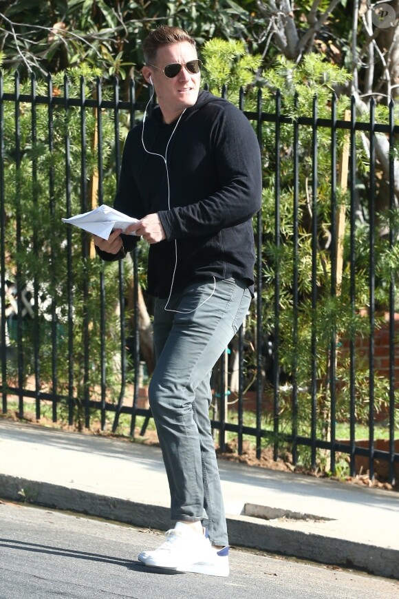 Exclusif - Trevor Engleson, l'ex mari de Meghan Markle se promène dans les rues de Los Angeles le 27 novembre 2017.