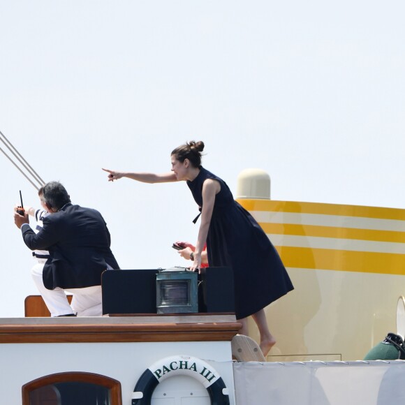 Charlotte Casiraghi et son fils Raphaël durant le départ du 1er Monaco Globe Series à Monaco le 3 juin 2018. © Bruno Bebert/Bestimage