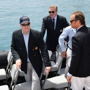 Le prince Albert II de Monaco et le prince Charles de Bourbon des Deux Siciles - Départ du 1er Monaco Globe Series à Monaco le 3 juin 2018. © Bruno Bebert/Bestimage