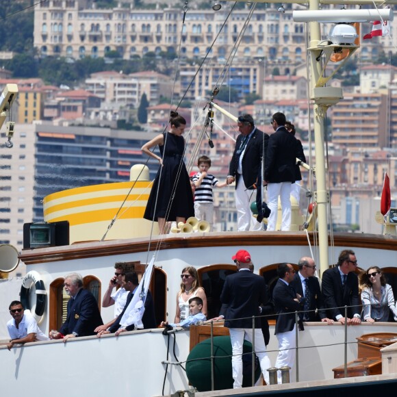 Charlotte Casiraghi et son fils Raphaël, le prince Albert II de Monaco, Beatrice Borromeo, et des invités et membres du Yacht Club - Départ du 1er Monaco Globe Series à Monaco le 3 juin 2018. © Bruno Bebert/Bestimage