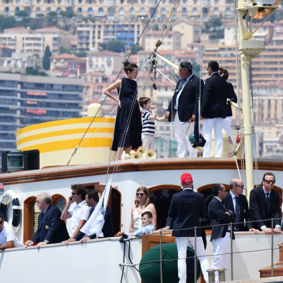 Charlotte Casiraghi et son fils Raphaël, le prince Albert II de Monaco, Beatrice Borromeo, et des invités et membres du Yacht Club - Départ du 1er Monaco Globe Series à Monaco le 3 juin 2018. © Bruno Bebert/Bestimage