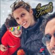 Sylvie Tellier sans maquillage avec ses enfants Oscar (7 ans) et Margaux (3 ans) ainsi que son mari Laurent à Avoriaz, une station de ski située en Haute-Savoie, pour célébrer la nouvelle année.