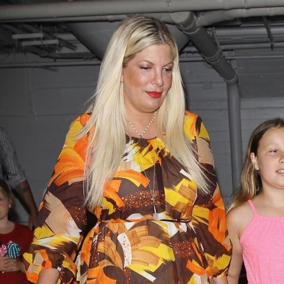 Exclusif - Tori Spelling est allée fêter son anniversaire (45 ans) avec son mari Dean McDermott et ses enfants Stella, Liam, Hattie, Finn, Beau au restaurant "Katana Robata" à West Hollywood. Le 16 mai 2018