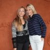 Emma Smet et sa mère Estelle Lefébure - Les célébrités au village des Internationaux de Tennis de Roland Garros à Paris, France, le 6 juin 2018. © Cyril Moreau/Bestimage