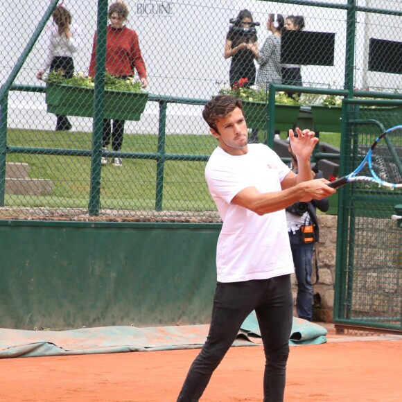 Exclusif - Caroline Receveur (enceinte) et son fiancé Hugo Philip - 26ème édition du Trophée des personnalités en marge des Internationaux de Tennis de Roland Garros à Paris. Le 5 juin 2018. © Denis Guignebourg / Bestimage