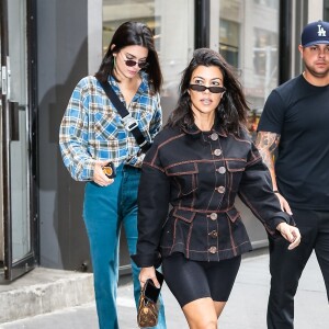 Kourtney Kardashian et sa soeur Kendall Jenner à New York, le 5 juin 2018.