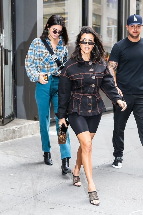 Kourtney Kardashian et sa soeur Kendall Jenner à New York, le 5 juin 2018.