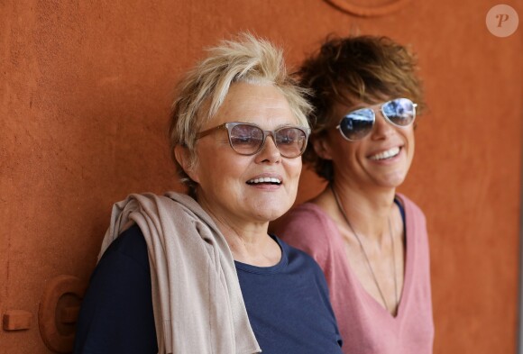 Muriel Robin et sa femme Anne Le Nen au village des Internationaux de France de Tennis de Roland Garros à Paris le 2 juin 2018. © Dominique Jacovides-Cyril Moreau / Bestimage