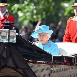 La reine Elisabeth II d'Angleterre - Les membres de la famille royale britannique lors du rassemblement militaire "Trooping the Colour" (le "salut aux couleurs"), célébrant l'anniversaire officiel du souverain britannique. Cette parade a lieu à Horse Guards Parade, chaque année au cours du deuxième samedi du mois de juin. Londres, le 9 juin 2018.