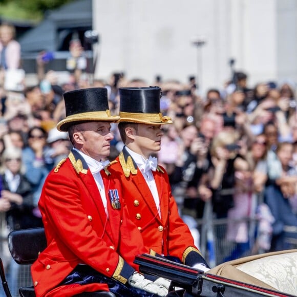 La reine Elisabeth II d'Angleterre - Les membres de la famille royale britannique lors du rassemblement militaire "Trooping the Colour" (le "salut aux couleurs"), célébrant l'anniversaire officiel du souverain britannique. Cette parade a lieu à Horse Guards Parade, chaque année au cours du deuxième samedi du mois de juin. Londres, le 9 juin 2018.