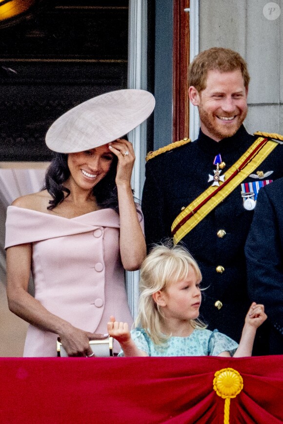 Le prince Harry, duc de Sussex, et Meghan Markle, duchesse de Sussex, et Isla Phillips - Les membres de la famille royale britannique lors du rassemblement militaire "Trooping the Colour" (le "salut aux couleurs"), célébrant l'anniversaire officiel du souverain britannique. Cette parade a lieu à Horse Guards Parade, chaque année au cours du deuxième samedi du mois de juin. Londres, le 9 juin 2018.