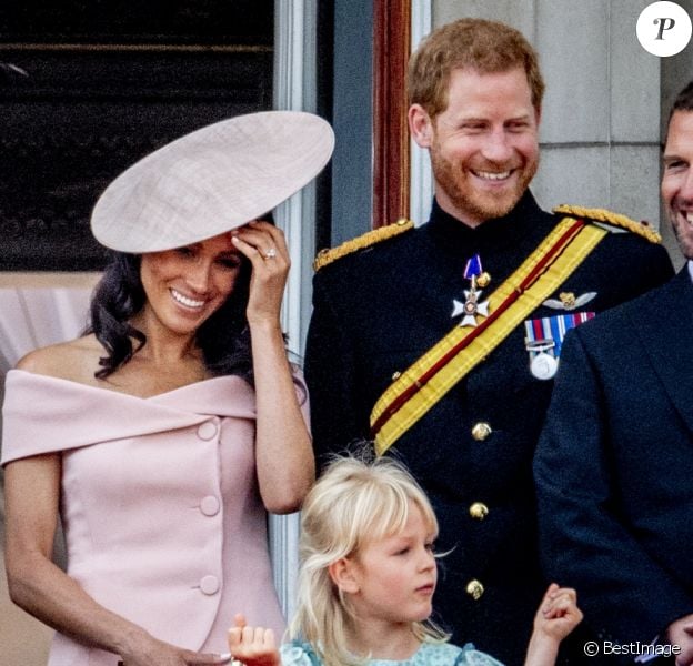 Catherine (Kate) Middleton, duchesse de Cambridge, le prince Harry, duc de Sussex, et Meghan Markle, duchesse de Sussex, Peter Phillips et sa femme Autumn Phillips avec leurs enfants Savannah et Isla - Les membres de la famille royale britannique lors du rassemblement militaire "Trooping the Colour" (le "salut aux couleurs"), célébrant l'anniversaire officiel du souverain britannique. Cette parade a lieu à Horse Guards Parade, chaque année au cours du deuxième samedi du mois de juin. Londres, le 9 juin 2018.