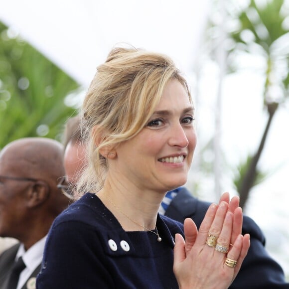 Julie Gayet lors du photocall du film The State Against Mandela (séance spéciale) au 71ème Festival International du Film de Cannes, le 14 mai 2018. © Borde / Jacovides / Moreau / Bestimage