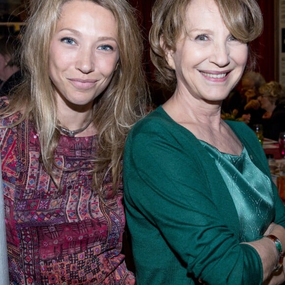 Semi-Exclusif - Laura Smet et sa mère Nathalie Baye - Soirée en l'honneur de Nathalie Baye, organisée par Louis Michel Colla, à La Chope des Puces, restaurant mythique de Marcel Campion à Saint-Ouen. Le 30 avril 2018 © Cyril Moreau / Bestimage