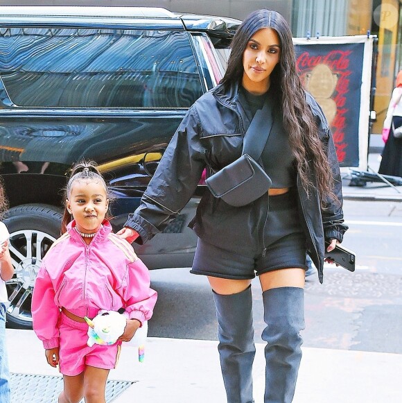 Kim Kardashian et sa fille North West de retour à leur hôtel à New York. Le 14 juin 2018