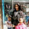 Kim Kardashian et sa fille North West se promènent dans les rues de New York. Le 14 juin 2018.