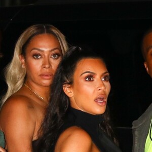 Kim Kardashian, Kanye West, La La Anthony et Jonathan Cheban à la recherche de leur soirée à Los Angeles, Californie, Etats-Unis, le 14 juin 2018.