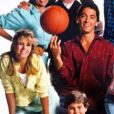 Nicole Eggert (en chemise jaune) et Scott Baio (centre) dans la série Charles s'en charge, diffusée entre 1984 et 1990.
