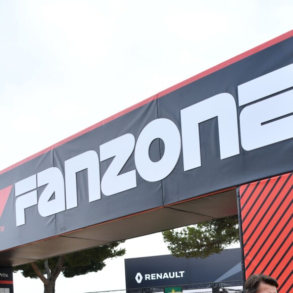 Exclusif - Christian Estrosi et sa femme Laura Tenoudji durant la journée d'essai du Grand Prix de France au Castellet le 23 juin 2018. Ils ont visité le Village situé derrière les tribunes et ouvert au public. Christian Estrosi, le maire de Nice et le vice président du Conseil Regional de PACA, est à l'origine du retour du Grand prix de France au Circuit Paul Ricard. © Bruno Bebert/Bestimage