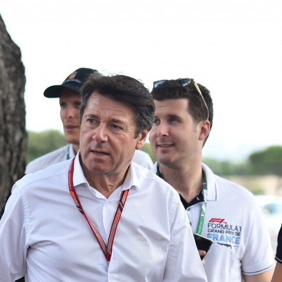 Exclusif - Christian Estrosi et sa femme Laura Tenoudji accompagné par Ludovic Arnault, le directeur délégué du Grand Prix de France, durant la journée d'essai du Grand Prix de France au Castellet le 23 juin 2018. Ils ont visité le Village situé derrière les tribunes et ouvert au public. Christian Estrosi, le maire de Nice et le vice président du Conseil Regional de PACA, est à l'origine du retour du Grand prix de France au Circuit Paul Ricard. © Bruno Bebert/Bestimage