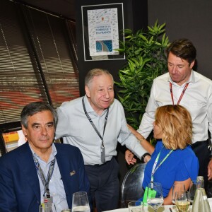 François Fillon, Laura Tenoudji, Jean Todt, Christian Estrosi et Nicolas Deschaux, président de la Fédération Française de Sport Automobile, durant la journée d'essai du Grand Prix de France au Castellet le 23 juin 2018. Christian Estrosi, le maire de Nice et le vice président du Conseil Regional de PACA, est à l'origine du retour du Grand prix de France au Circuit Paul Ricard. © Bruno Bebert/Bestimage