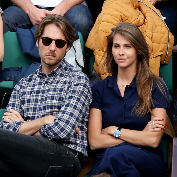 Ophélie Meunier et son compagnon Mathieu Vergne dans les tribunes des Internationaux de Tennis de Roland Garros à Paris le 7 juin 2017 © Cyril Moreau-Dominique Jacovides/Bestimage